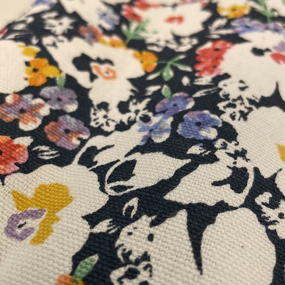 BB & B Wild Sage Table Runner - Picture 5 of 8